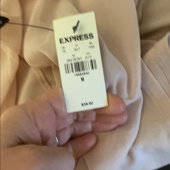 Express, NWT Cream puff sleeve TOP, M - Picture 4 of 4